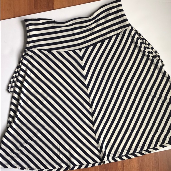 Dakini skirt - Picture 4 of 6